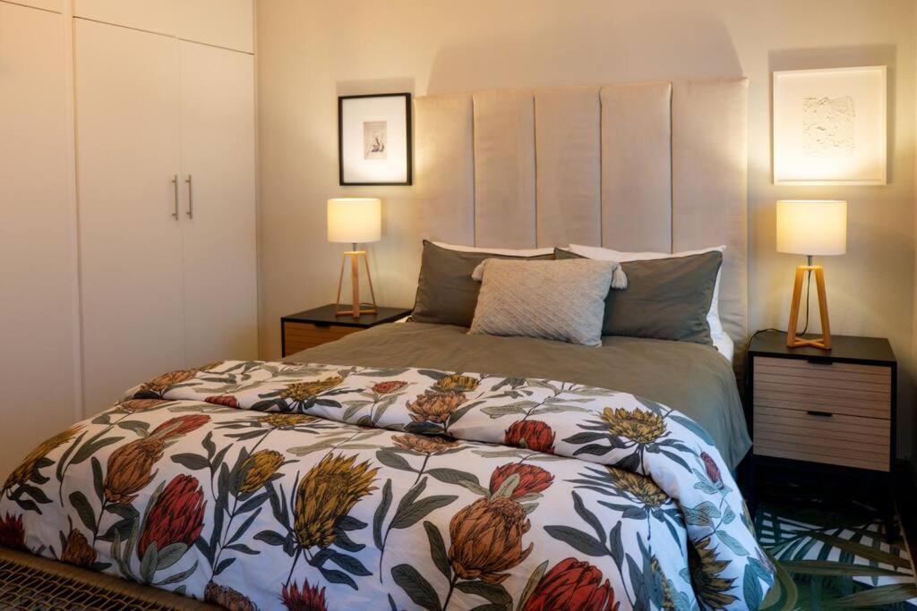1 Zeanor In Sea Point Apartment Cape Town