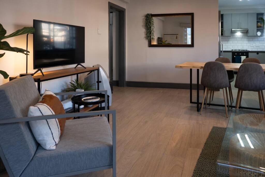 1 Zeanor In Sea Point