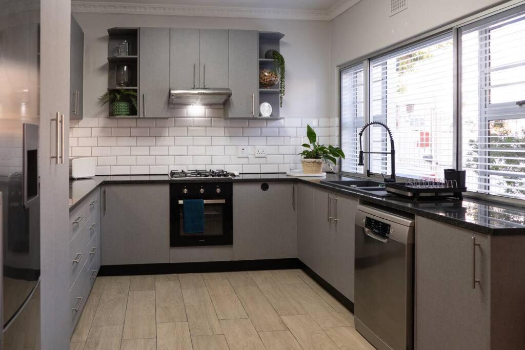 1 Zeanor In Sea Point Apartment *