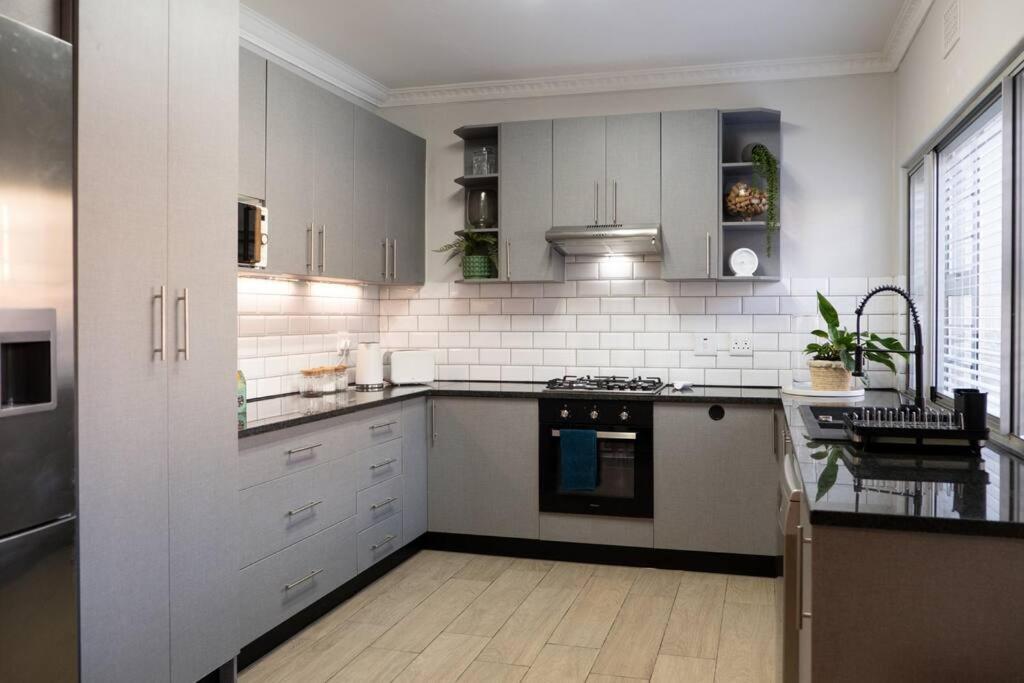 Apartment 1 Zeanor In Sea Point *
