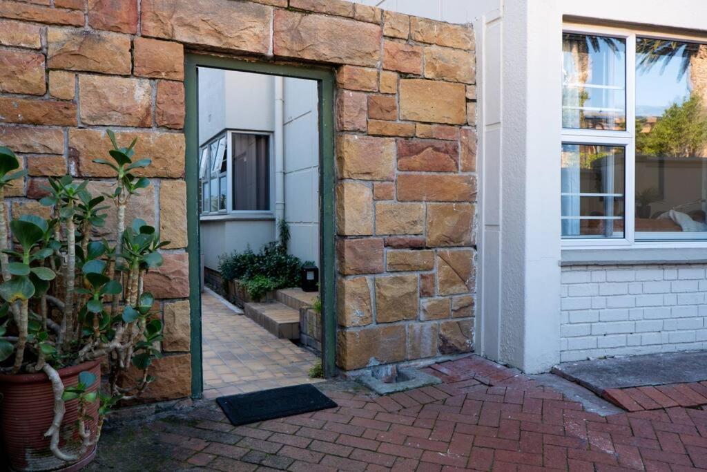 1 Zeanor In Sea Point Cape Town